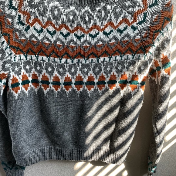 Multicolored Patterned Cropped Sweater - Picture 2 of 5